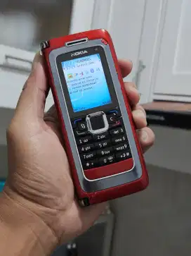Nokia E90 Comunicator Red Edition
