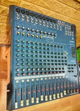 Mixer Yamaha MG 166 CX- USB