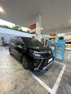 2018 Toyota VOXY CBU Japan. Mulus Terawat. Servis Record Lengkap