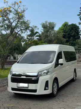 HIACE PREMIO 2023