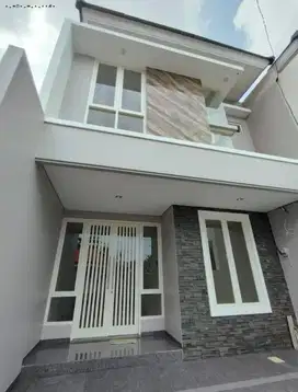 Rumah Manyar Tirto Tengah ~ emmi xmpc