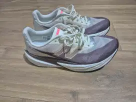 WTS New balance Fuelcell Rebel V5 size 43