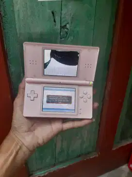 Nintendo DS Lite Minus LCD Atas
