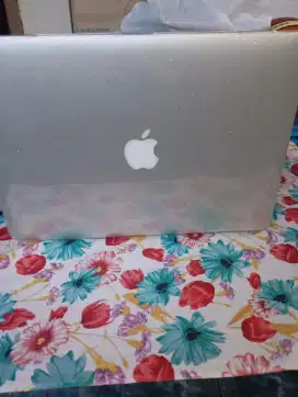 Di jual MACBOOK AIR (13-inch, early 2015)