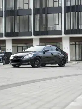 mark x 2012 hitam