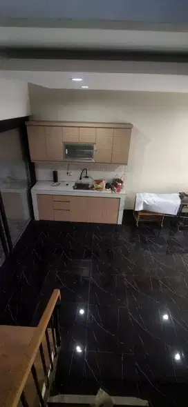 Daerah Jl. Holis Dijual Rumah 2 lantai dan tanah kosong