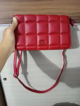 Tas Wanita Merah