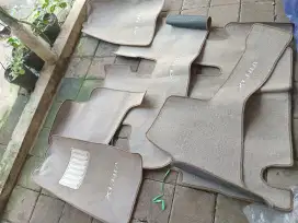 Karpet copotan Xenia (full set warna cream)
