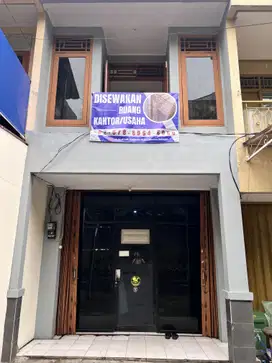 RUKO 2 LANTAI DEKAT HALTE TRANSJAKARTA
