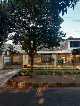 Dijual rumah daerah pulau pulau Klojen dengan bangunan klasik Malang