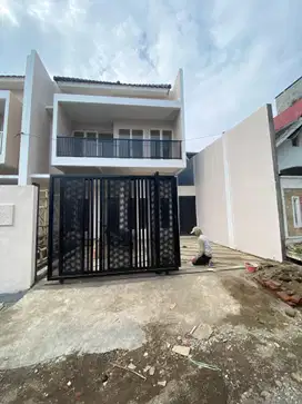 Rumah pakis murah 3 menit ke araya dan kampus binus dkt sawojajar