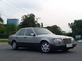 Mercedes-Benz E220 manual 1995 Km low