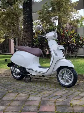 Vespa Primavera 150 ABS IGet 2019 Putih N Malang Mulus Koko Motor