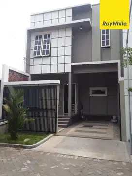 Dijual Rumah SHM di Tenggilis Utara Surabaya