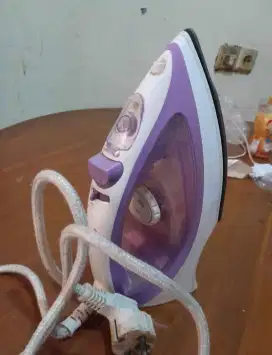 setrika uap philips GC 1418