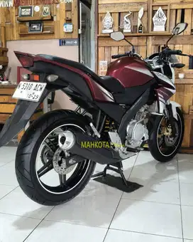 VIXION NEW 2014 MESIN HALUS SEGEL SIAP PAKAI TANGAN PERTAMA
