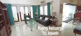 Dijual Rumah di Taman Telaga Golf BSD