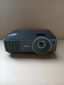 Proyektor Benq MX501 bekas normal