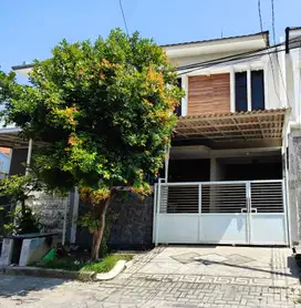 Rumah Minimalis 2 Lantai Di Ketintang Madya Dekat UNESA Surabaya
