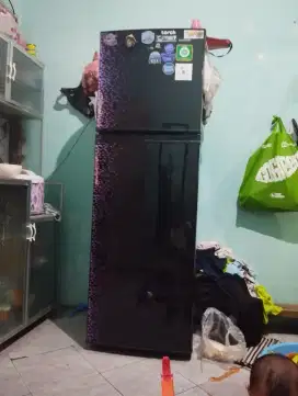 Kulkas sharp 2 pintu