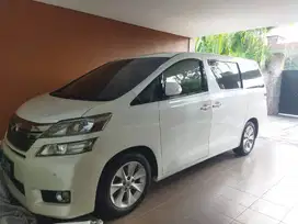 Toyota VellFire 2.4 V A/T 2012