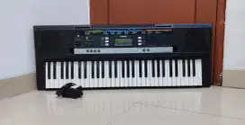 Yamaha PSR E243 bekas mulus