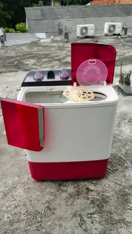 Mesin cuci 2 tabung Aqua 8,5 kg