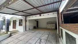 Rumah induk dan kost di jl. Kaliurang dekat Kampus UII & PPPG