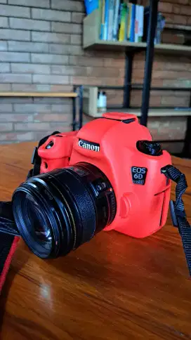 Eos 6D Wifi + Lensa fix 85mm f1.8 / Kamera Canon 6D + Lensa 85mm f1.8