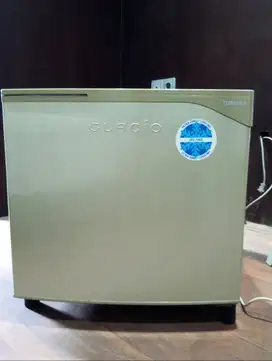 Dijual Kulkas Mini Toshiba Glacio – Hemat Listrik & Praktis!