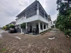 Rumah murah Hoek Siap Huni 2 Lantai di Buah Batu kota Bandung
