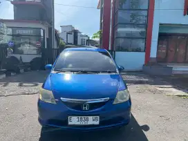 Mobil honda city 2005