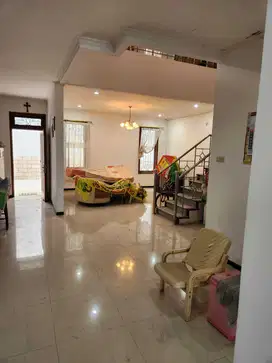 Rumah Dharmahusada Mas Mulyosari dekat Galaxy Mall, Unair, ITS (DNDGK)