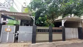 RUMAH DI SEWAKAN BERIKUT ISI NYA