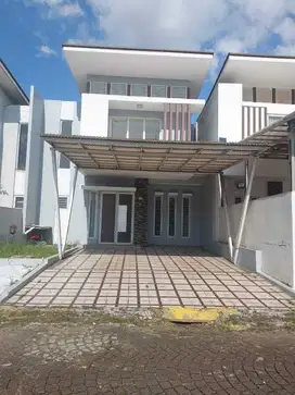 WTS / Dijual Rumah Siap Huni 2 Lantai di Cluster Pasadena, Modernland