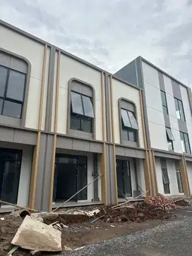 DIJUAL RUKO SIAP USAHA DIKELILINGI PERUMAHAN PREMIUM