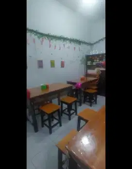 Dijual cepat yok Meja + Kursi Kayu utnuk Rumah Makan