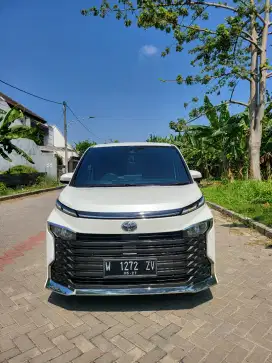 [Gress Mobil Kutisari]Voxy 2.0 Cvt AT Tss Tahun 2022