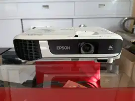 proyektor Epson EB-W51 Second Full Segel