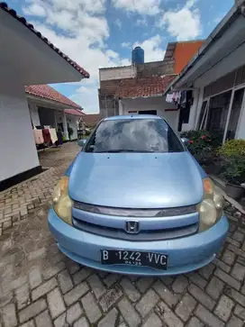 Honda Stream AT 1.7 2004