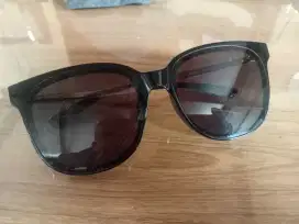 Sunglasses Look Optical Korea, Masih Bagus, COD Cijantung dsk