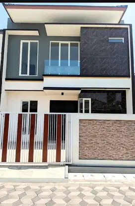 JUAL RUMAH BARU SIAP HUNI HADAP TIMUR DI RUNGKUT ASRI