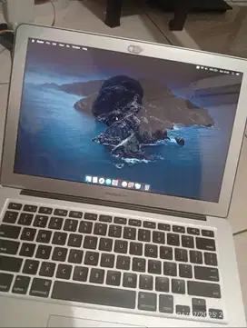 Macbook Air 13 Inch 2015 Core i5 RAM 8 GB SSD 128 GB Pemakaian Sendiri