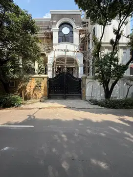 FOR SALE LUXURIOUS AMERICAN CLASSICC HOUSE PONDOK INDAH JAKARTA SELATA