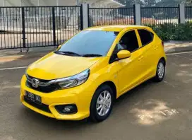 Menerima pendaftaran mitra driver mobil