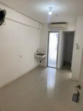 Sewa Tahunan 2 BR Unfurnished Atas Mall Apartemen Bassura City FreeIPL