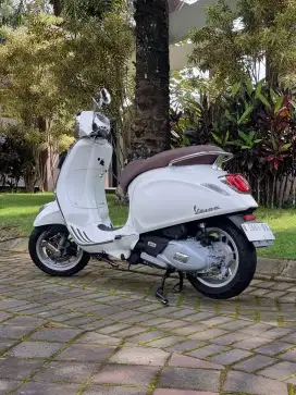 Vespa Primavera 150 ABS IGet 2019 Putih N Malang Mulus Koko Motor