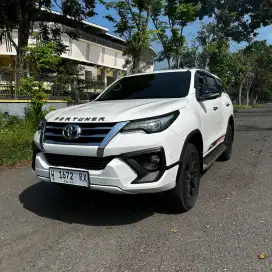 TOYOTA FORTUNER VRZ UPGRADE TRD AT 2016