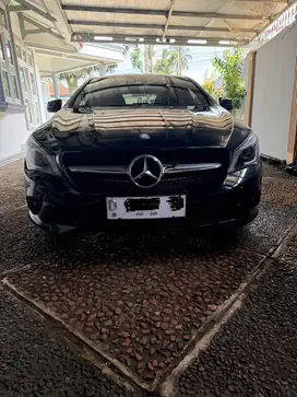 Mercedes CLA 200 black