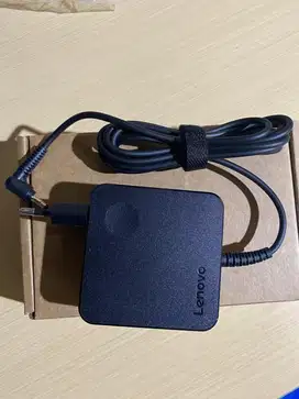Adaptor laptop lenovo